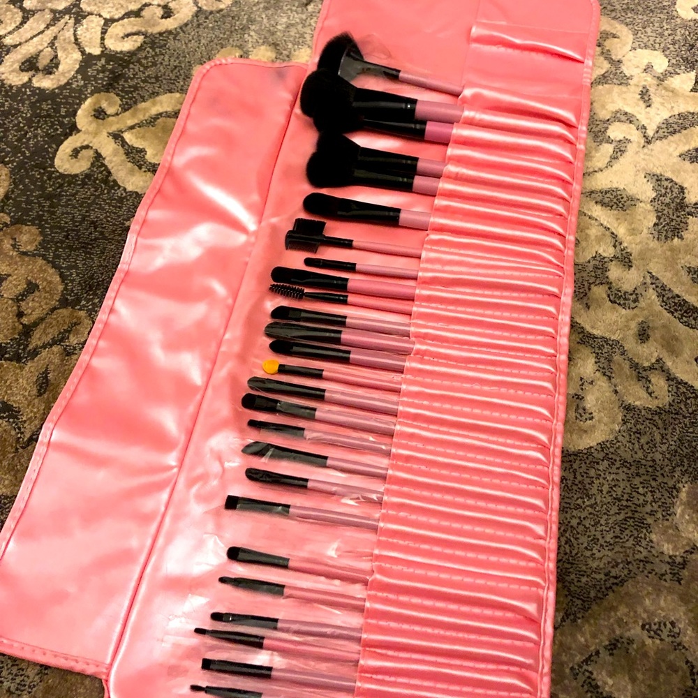 28 New Makeup Brushes